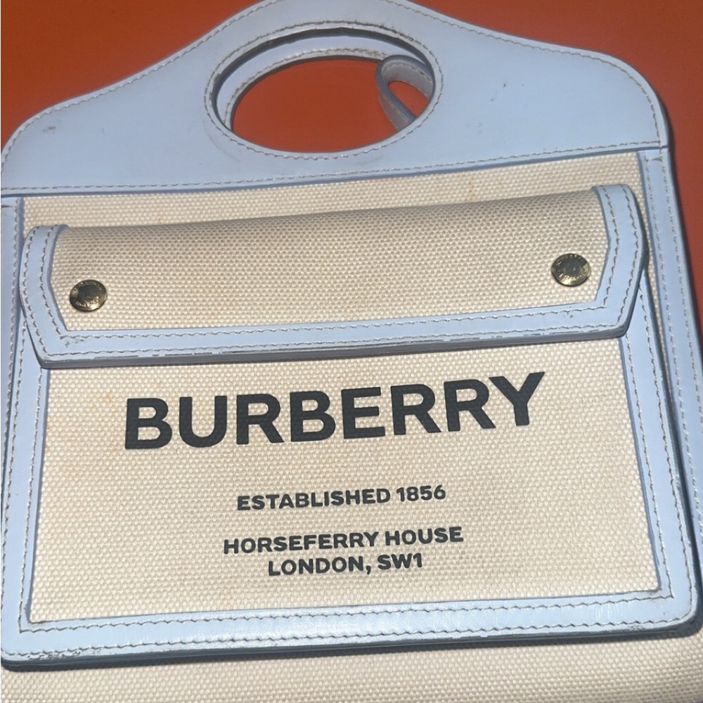 Burberry purse